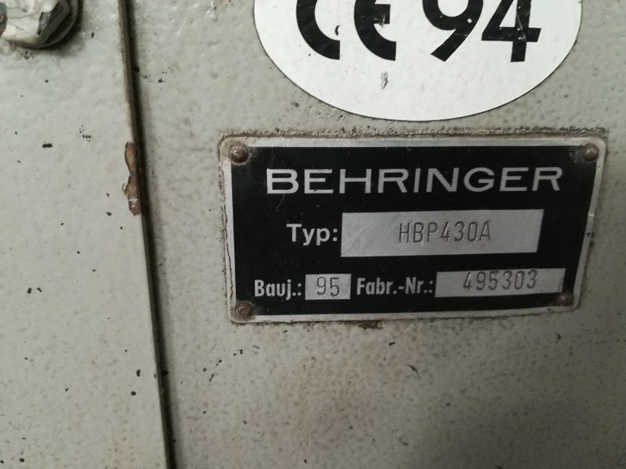 5820-behringer hpb430a.05