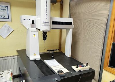 #05822 Mitutoyo coordinate measuring system CRYSTA-Apex S574