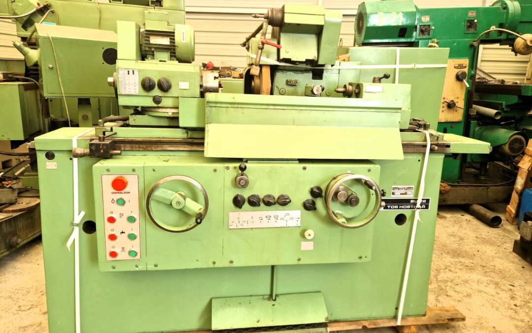 #061065 Universal Cylindrical Grinder TOS BU28/630