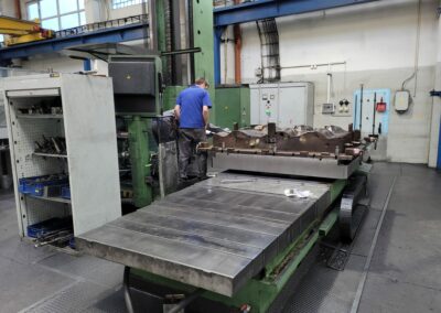 #06017 Horizontal Boring Machine TOS WHN 13.8 CNC – HEIDENHAIN 426 C – 4 axis controlled  – video available ▶️