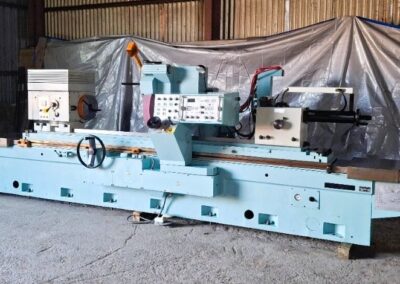 Universal Cylindrical Grinder TOS BUC63B/2000 – The machine has never been used. Perfect condition.