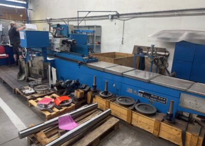 #06468 TOS Universal Cylindrical Grinder BUC63A/4000 – control SIMATIC – video available ▶️