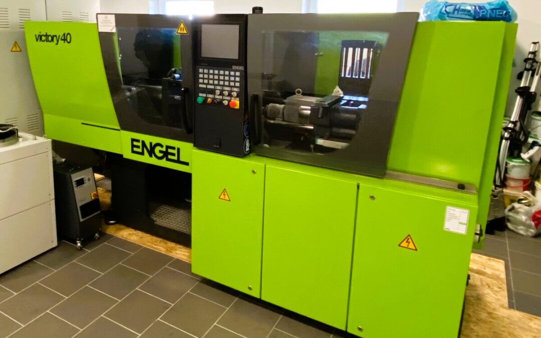 #06519 Tie-bar-less injection molding machine ENGEL VICTORY40 Year of manufacture: 2007 – hardly used!